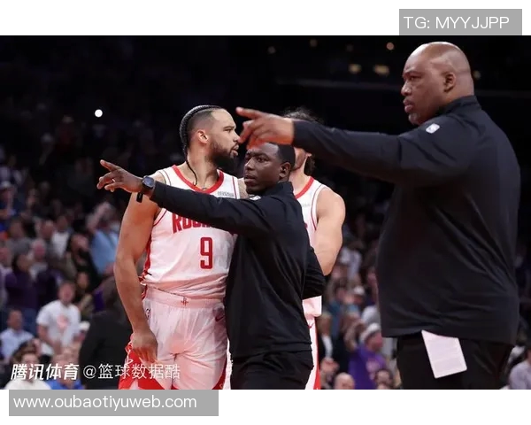 狄龙回归休斯敦表现抢眼24次出手收获23分4篮板4助攻但正负值却为负24