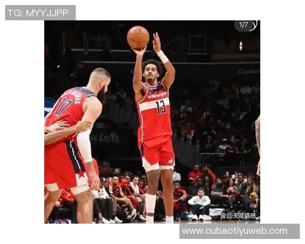 小波特高效表现半场8中6三分命中率出色贡献14分3篮板2助攻 小波特高效表现半场8中6三分命中率出色贡献14分3篮板2助攻